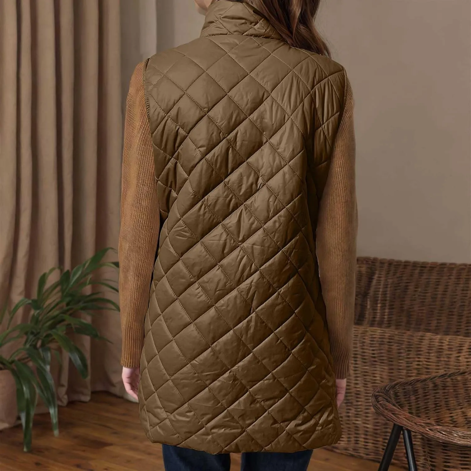 Long Puffer Vest Women Lightweight Quilted Sleeveless Stand Collar Zip Up Puffy Jacket with Pockets Winter Outerwear