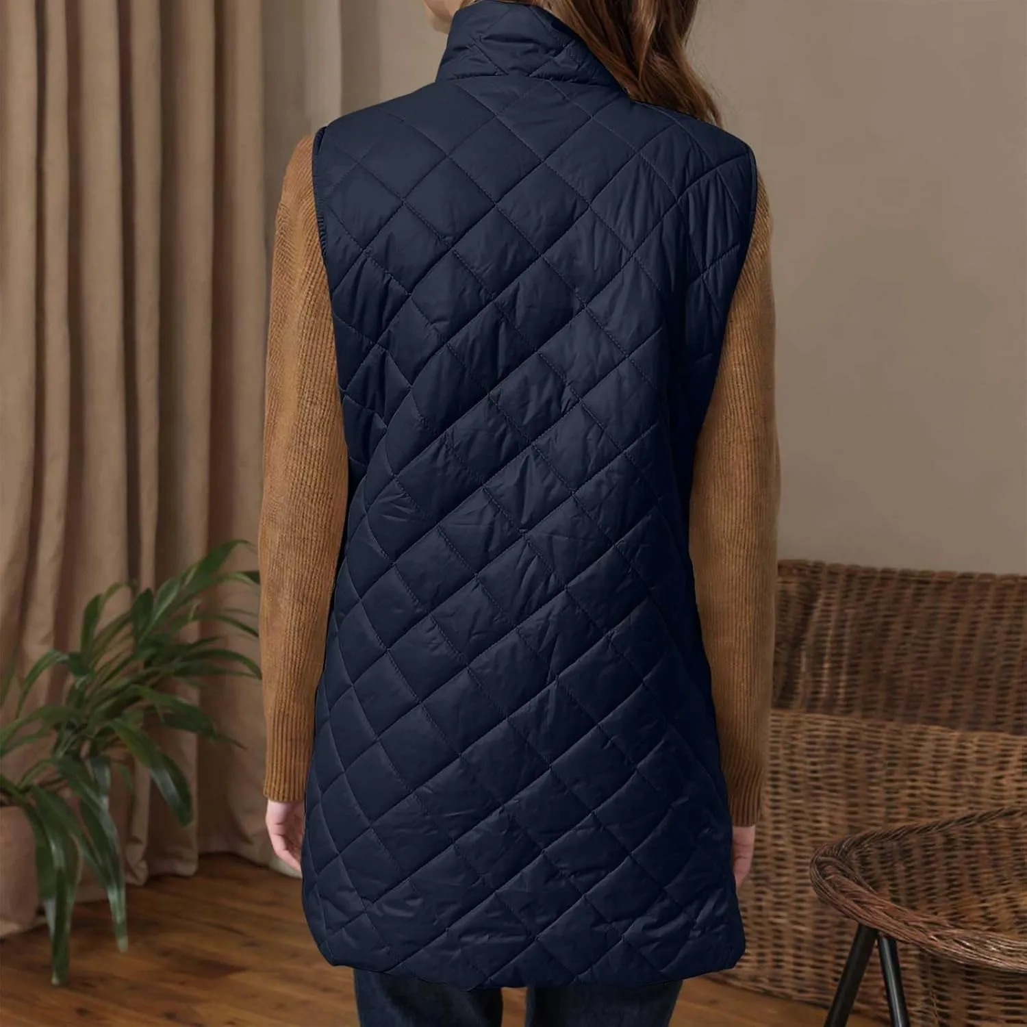 Long Puffer Vest Women Lightweight Quilted Sleeveless Stand Collar Zip Up Puffy Jacket with Pockets Winter Outerwear