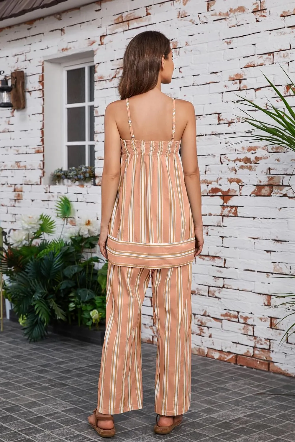 MISSACTIVER Women Sleeveless Striped Tunic Tank Top Summer Color Block Smocked Spaghetti Strap Camisole Tops with Pockets