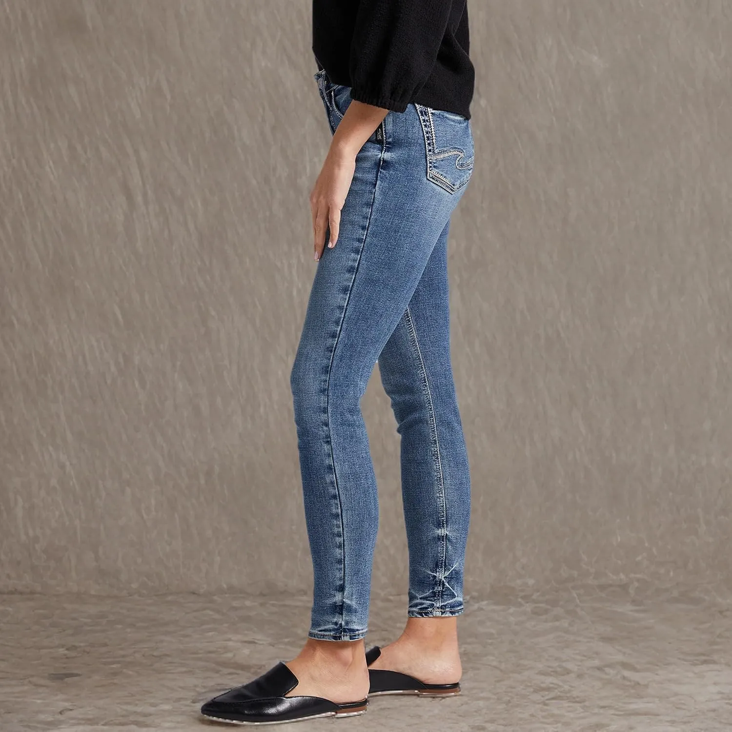 Silver Jeans Co. Women's Suki Mid Rise Curvy Fit Skinny Jeans