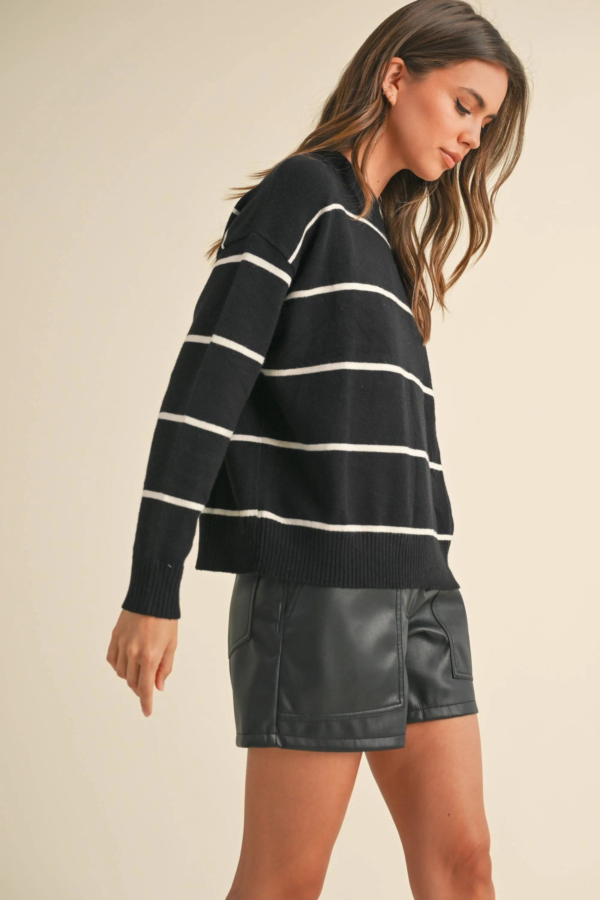 STRIPED PATTERN SWEATER TOP