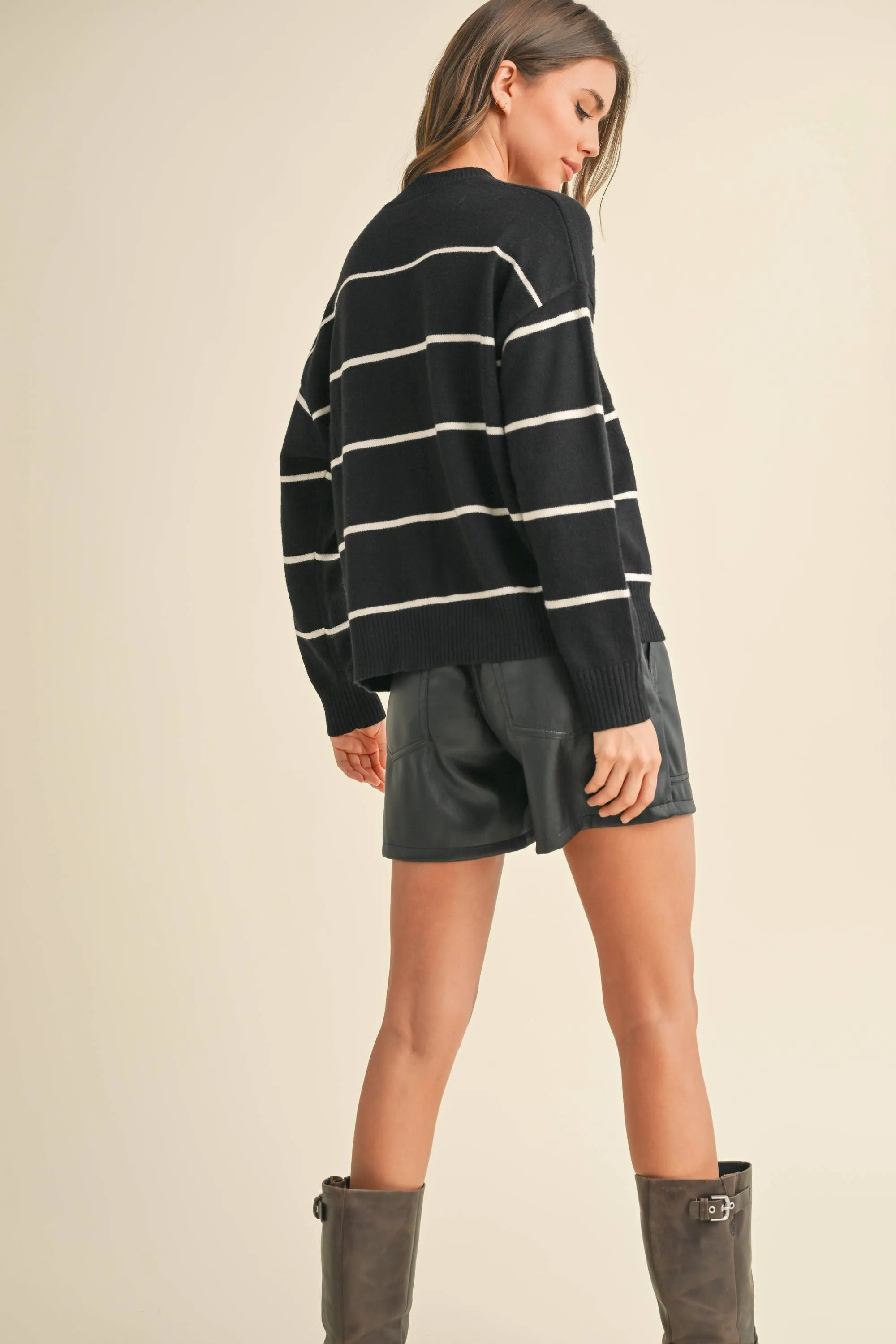 STRIPED PATTERN SWEATER TOP
