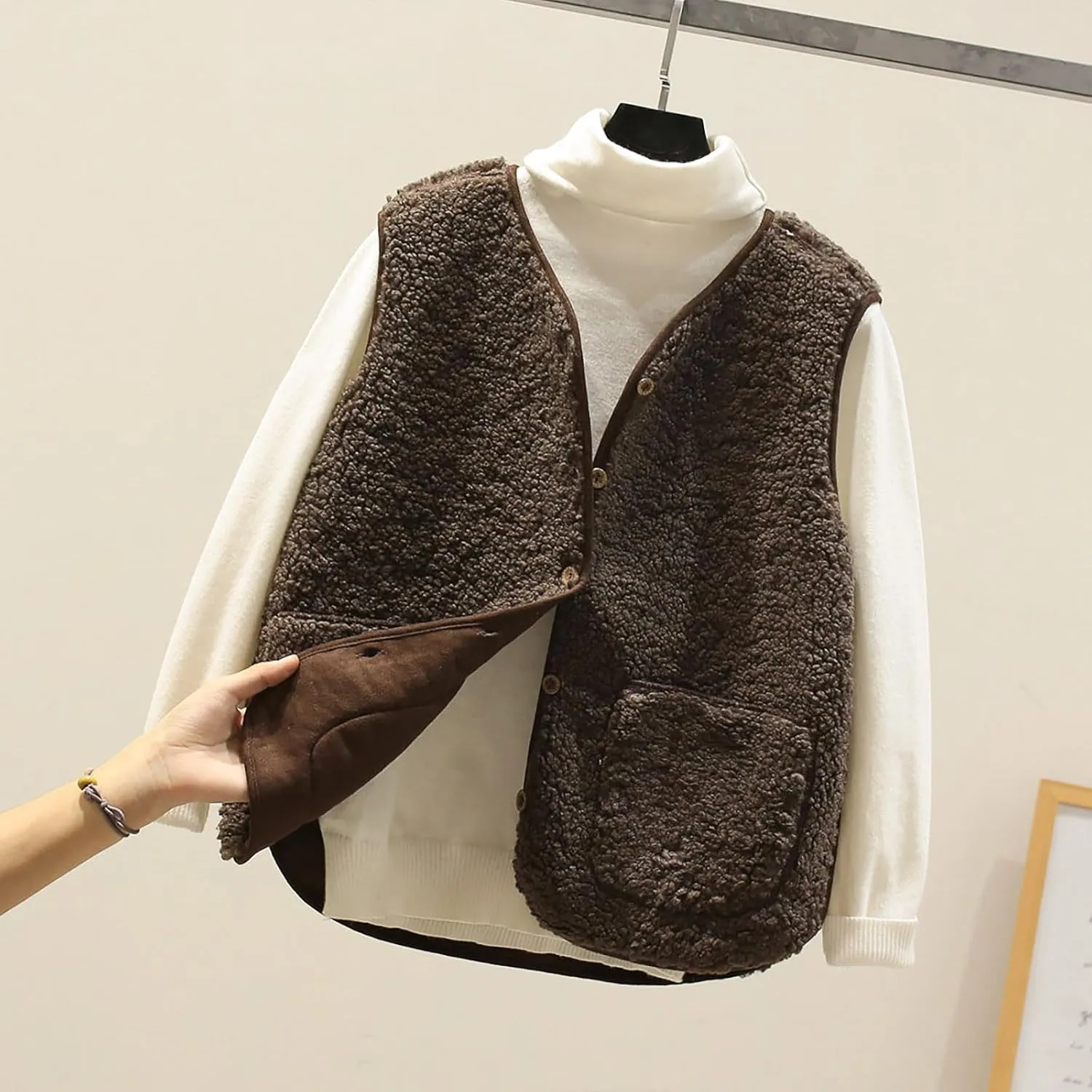 TANGNADE Oversized Vest Women Fuzzy Fleece Sleeveless Vests Button Down Casual Outwear Travel Sherpa Vest Jackets