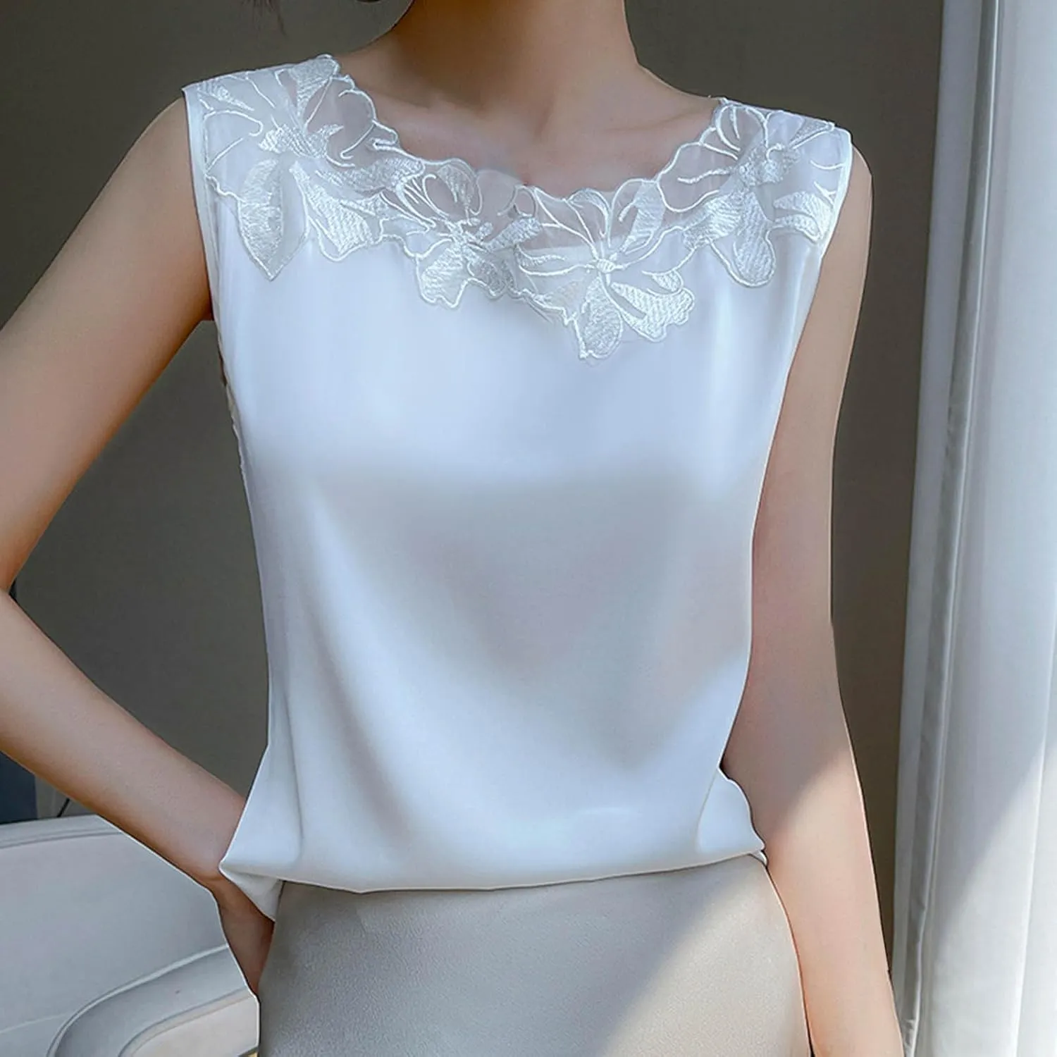 Women's Silk Satin Tank Tops Fashion Floral Applique Lace Crew Neck Camisole Casual Cami Sleeveless Tanks Shirt Blouses